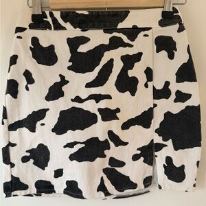 Cow print Le Lis mini skirt